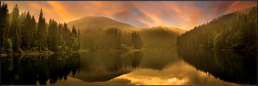панорама озера Синевир